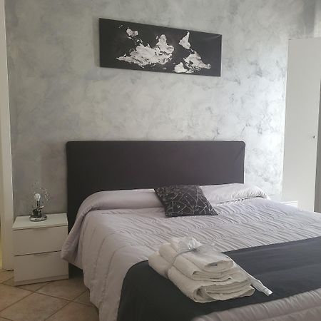 B&B Dimora Del Centro 스칼레아 외부 사진