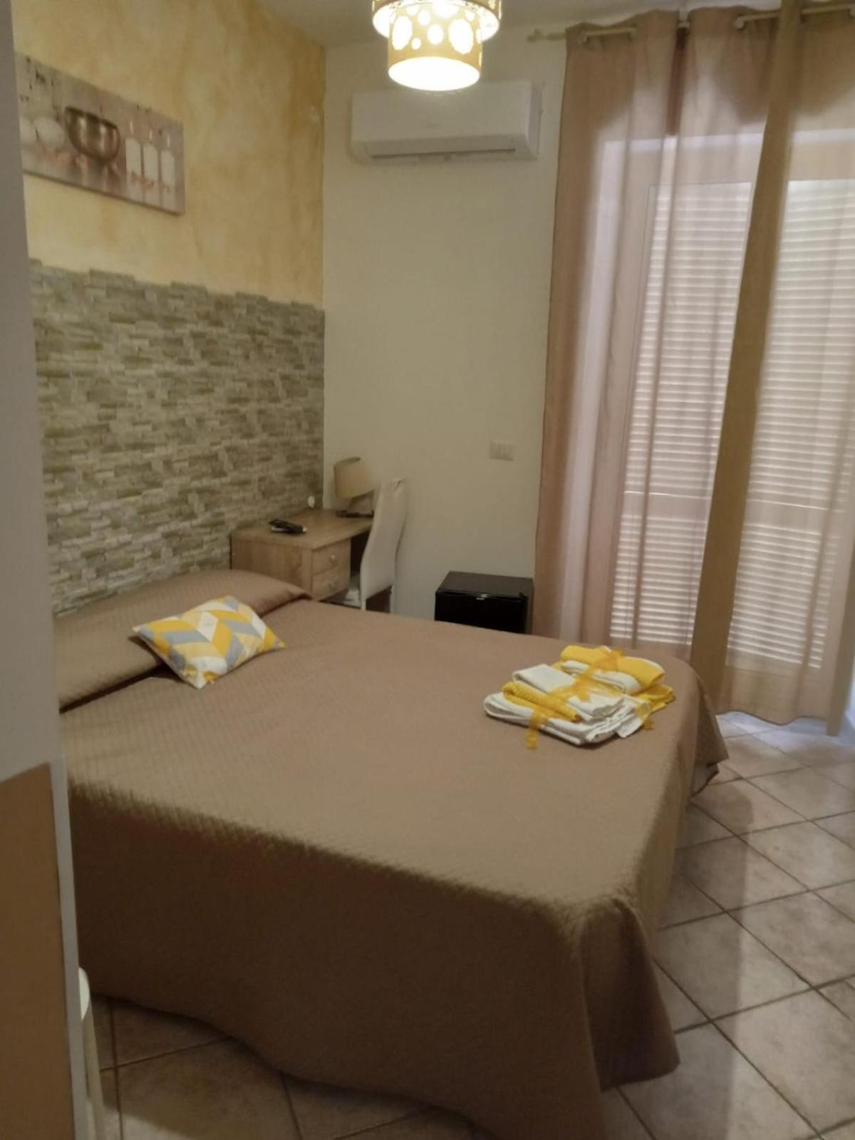 B&B Dimora Del Centro 스칼레아 외부 사진