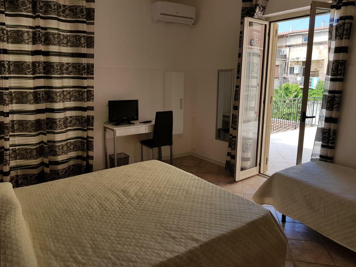 B&B Dimora Del Centro 스칼레아 외부 사진