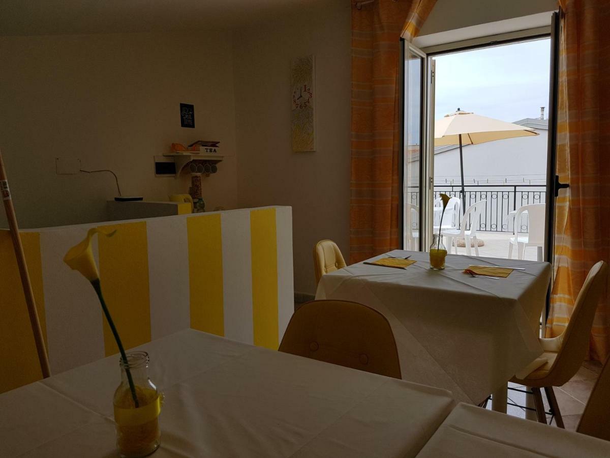 B&B Dimora Del Centro 스칼레아 외부 사진