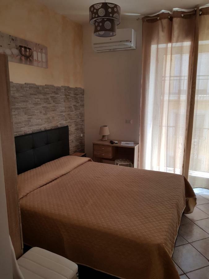 B&B Dimora Del Centro 스칼레아 외부 사진